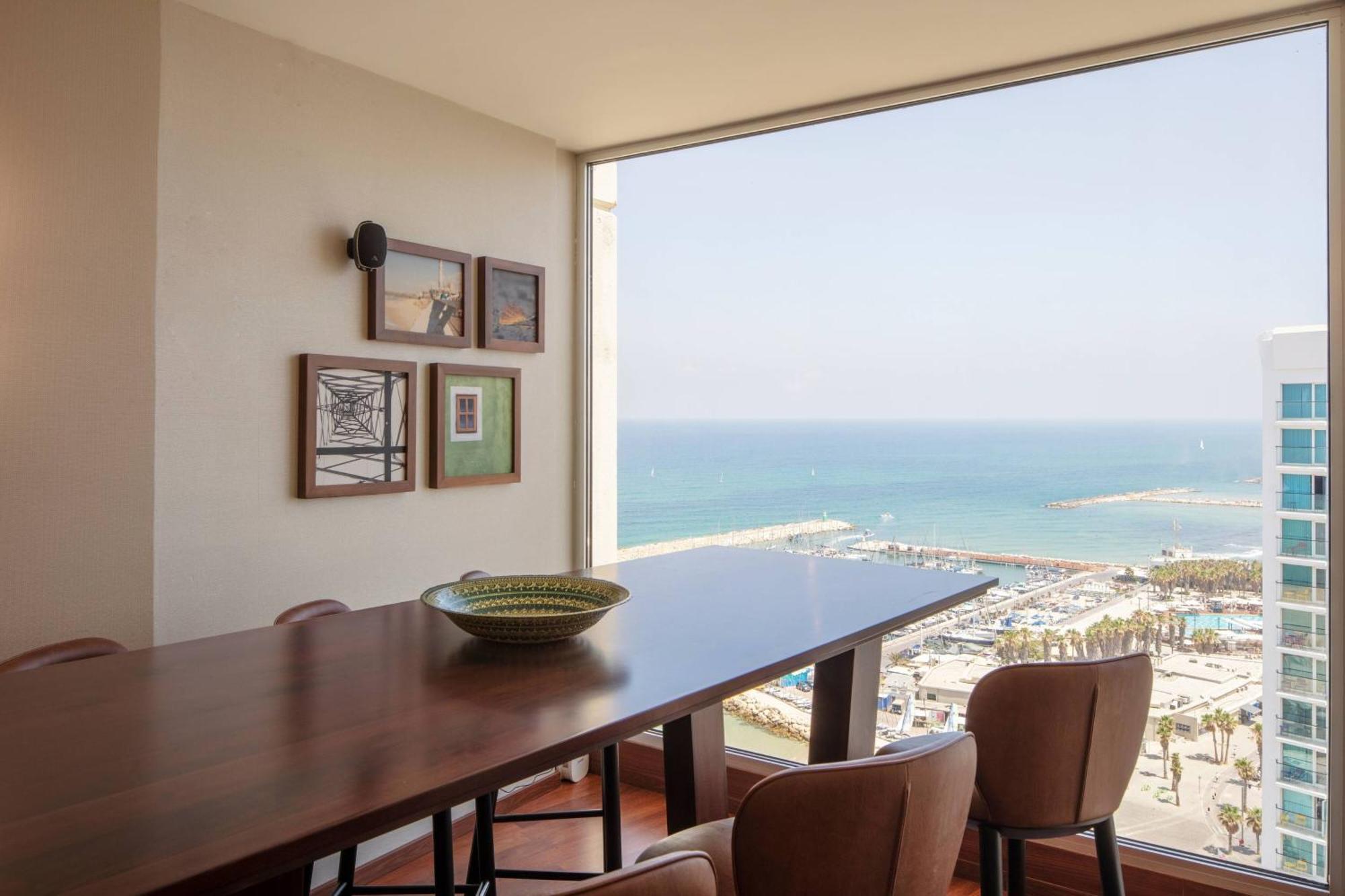 Renaissance Tel Aviv Hotel Exteriör bild